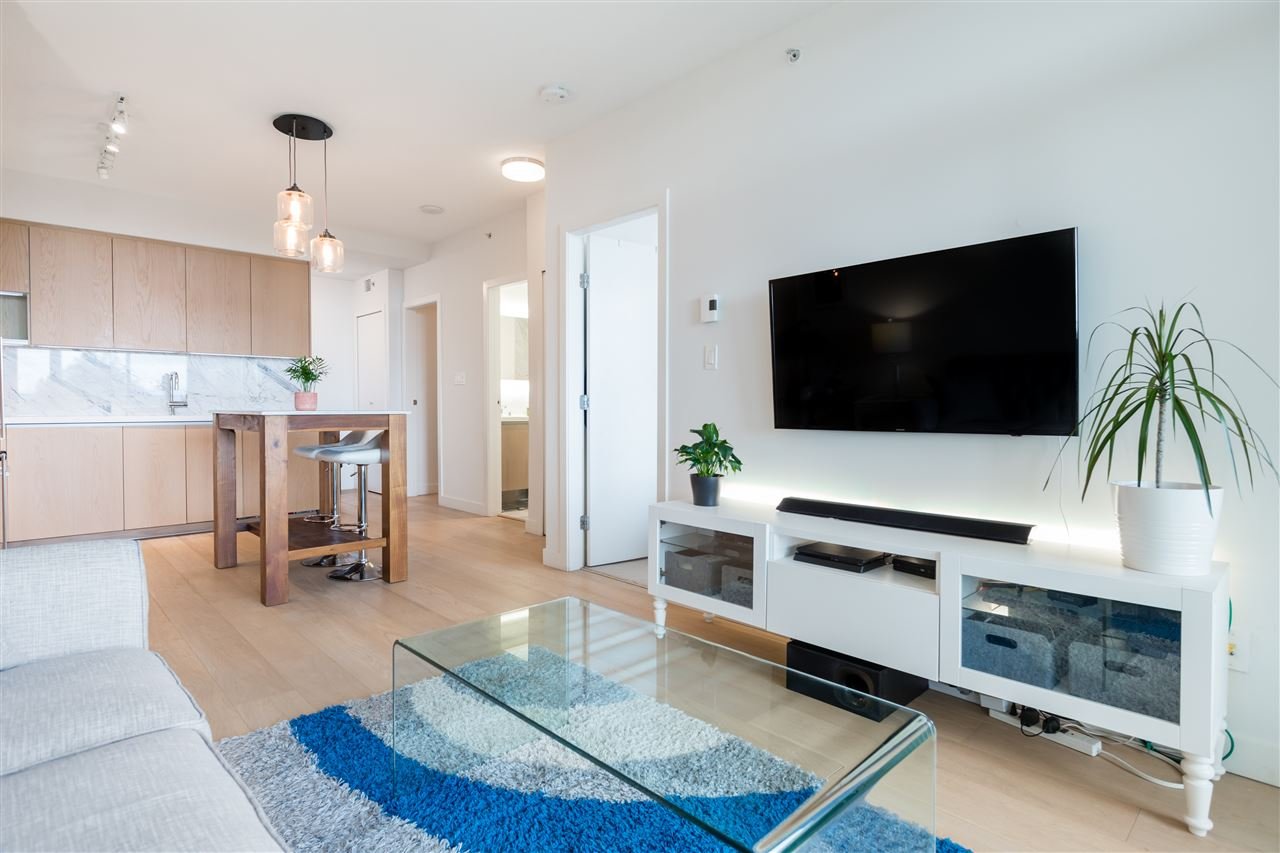 701-6588 Nelson Ave