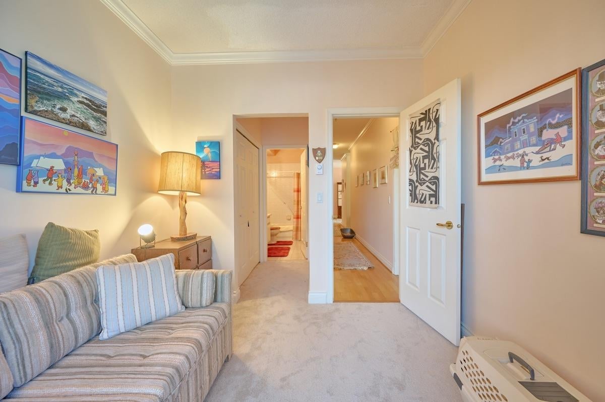 102-3790 W 7th Ave
