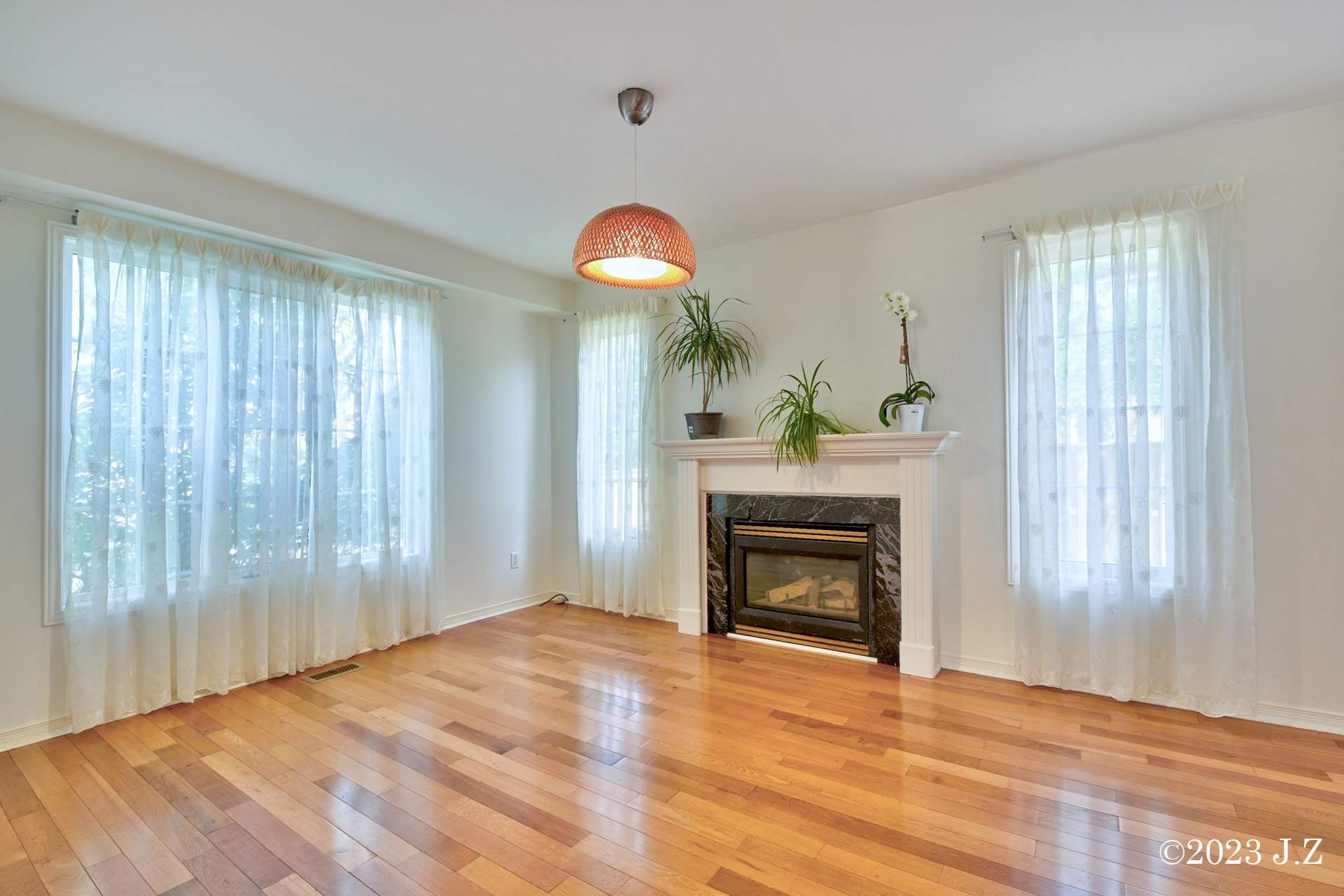2 Waterton Cres