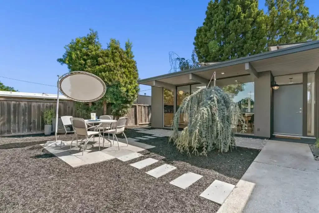 906 Hyde Avenue