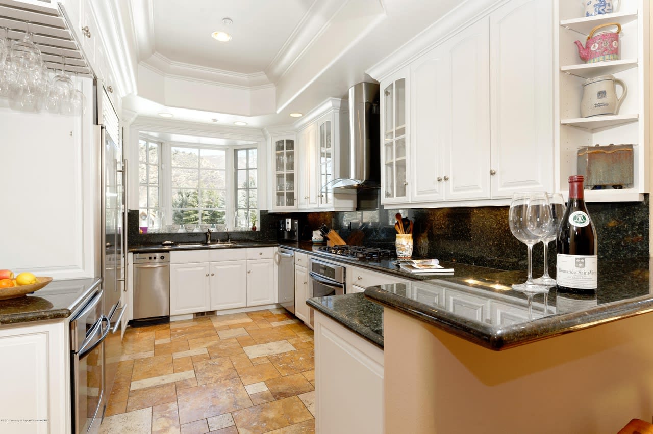 1472 Sierra Vista Dr