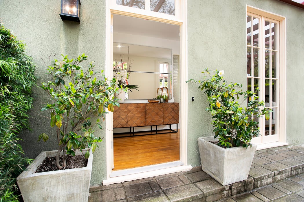 8834 Dorrington Avenue