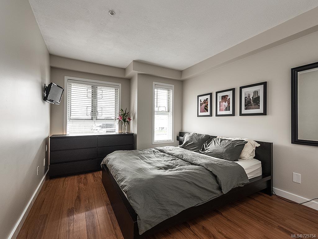 202-1536 Hillside Ave