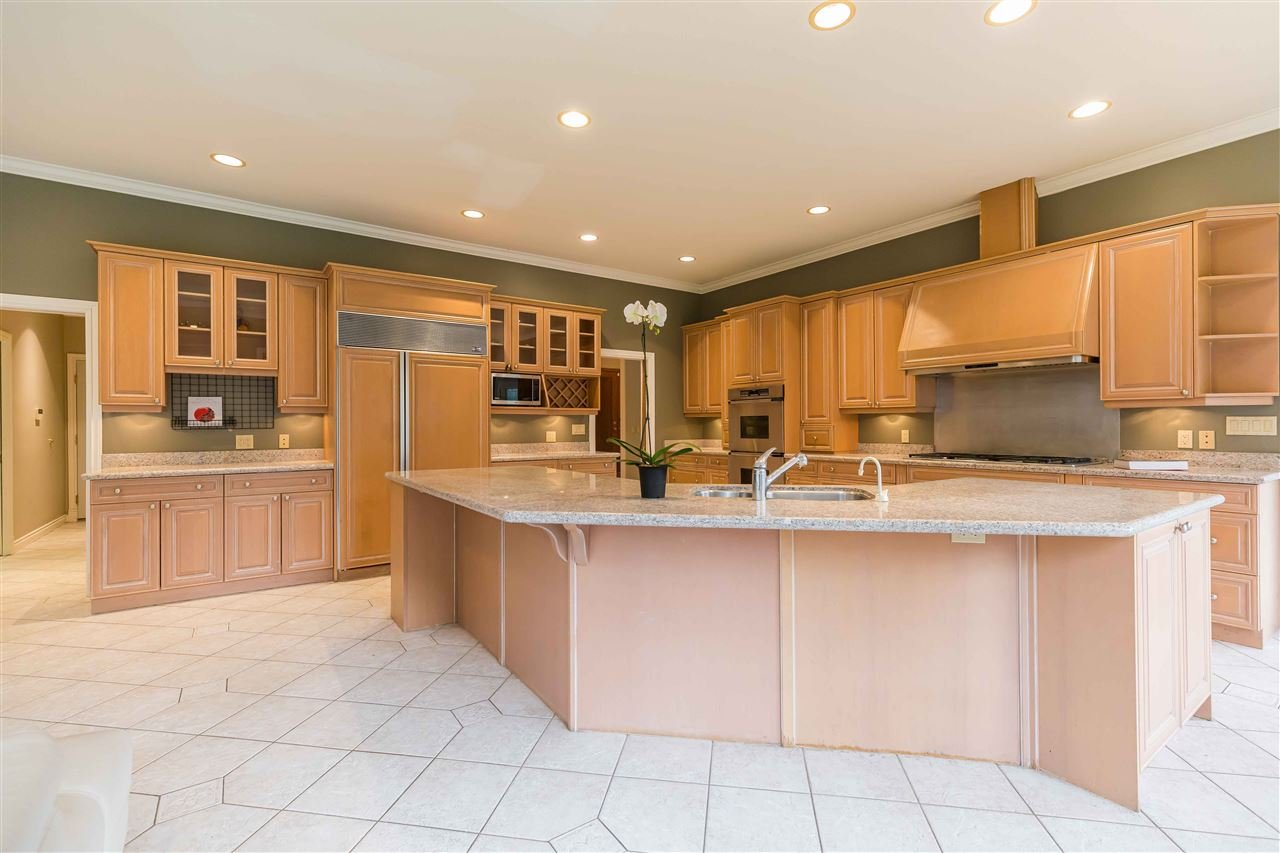 2221 Tanager Place, North Vancouver