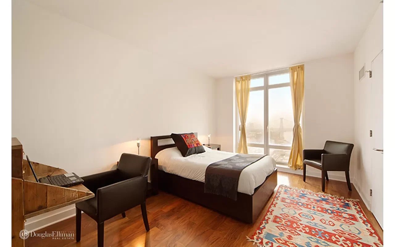 164 Kent Avenue Unit: 26C