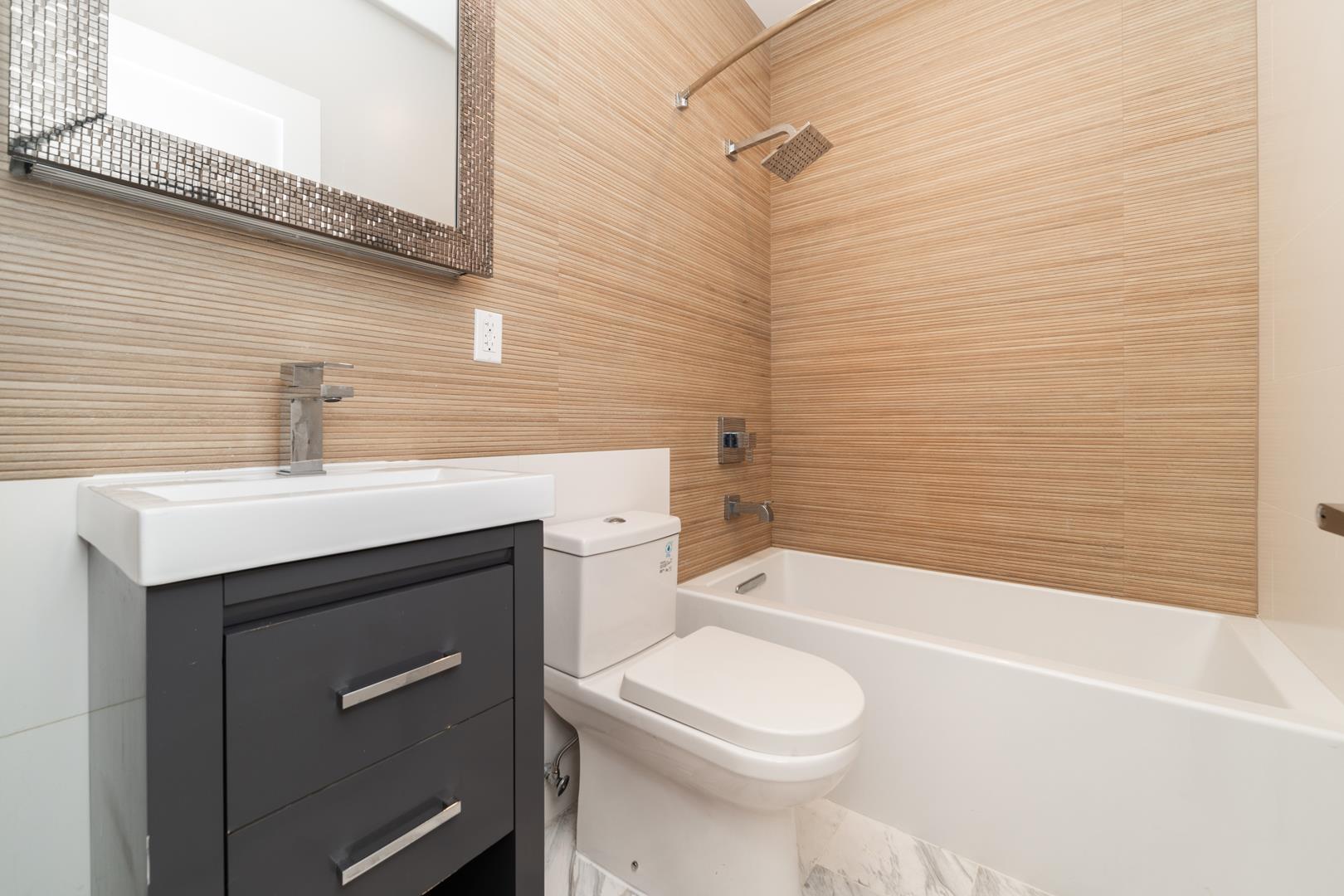 810 Macon Street, Apt C-1