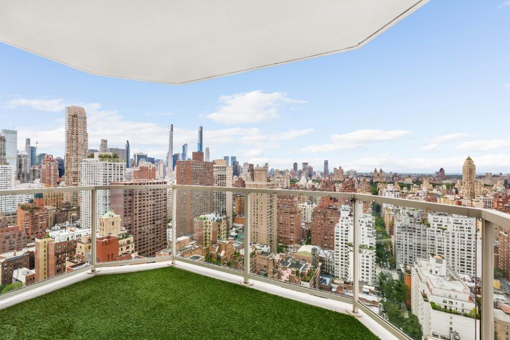 300 E 74th Street Unit: 35F