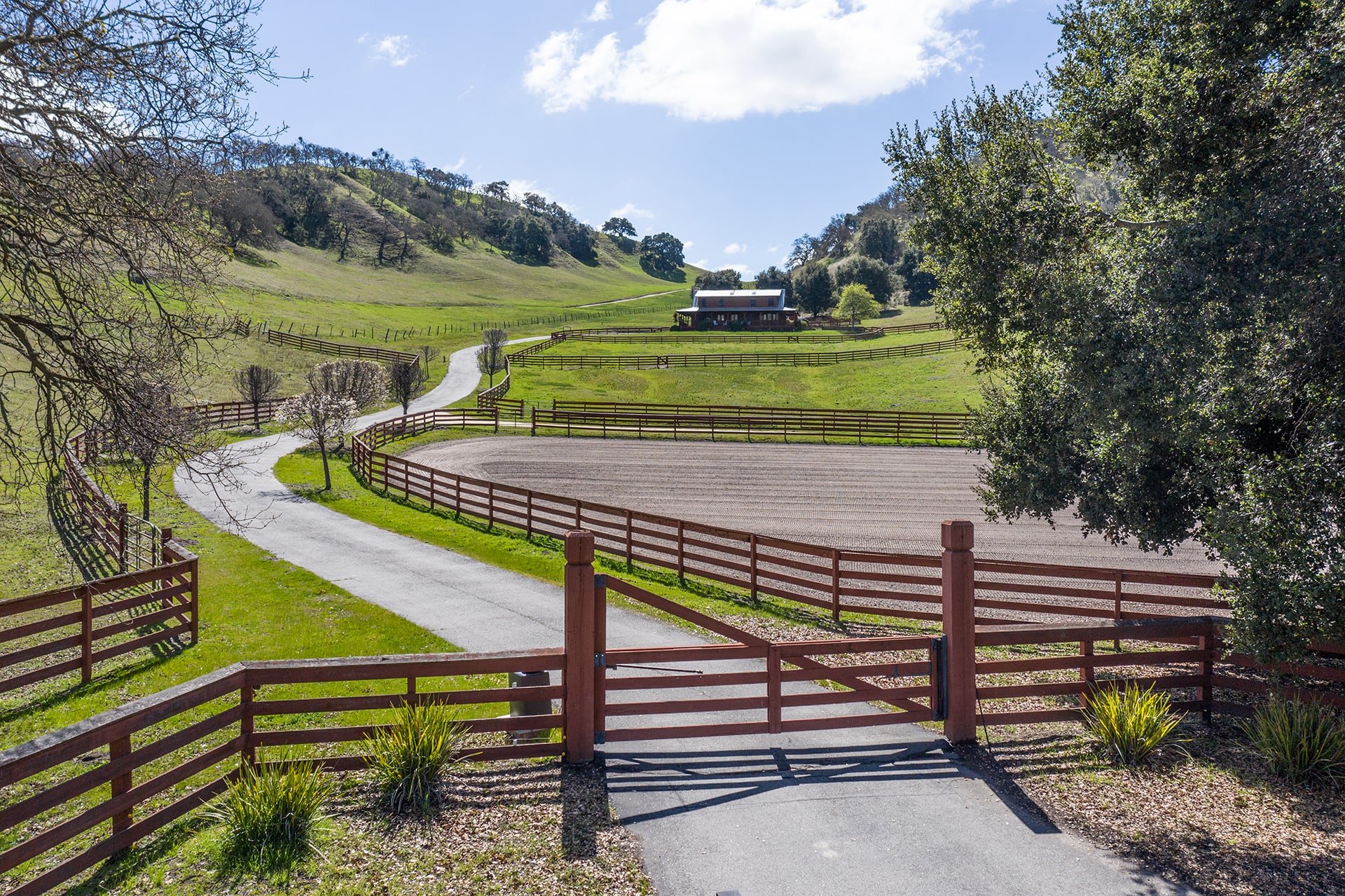 Steinbeck Country Living - 556 Corral de Tierra Road