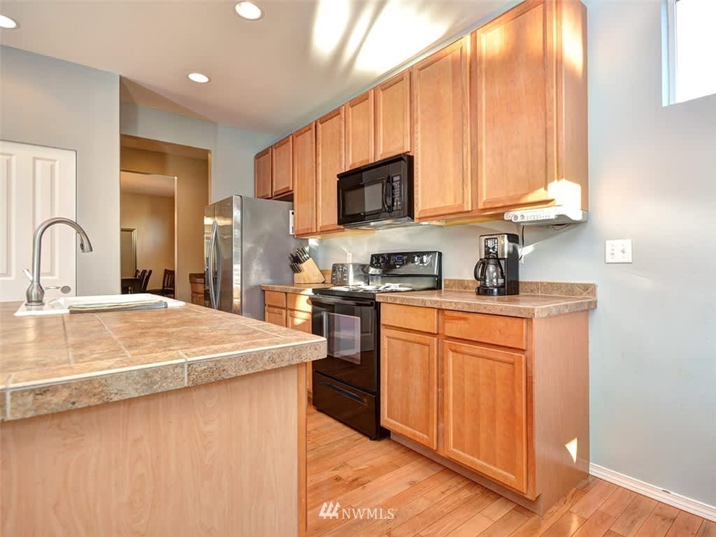 7112 39th Pl NE
