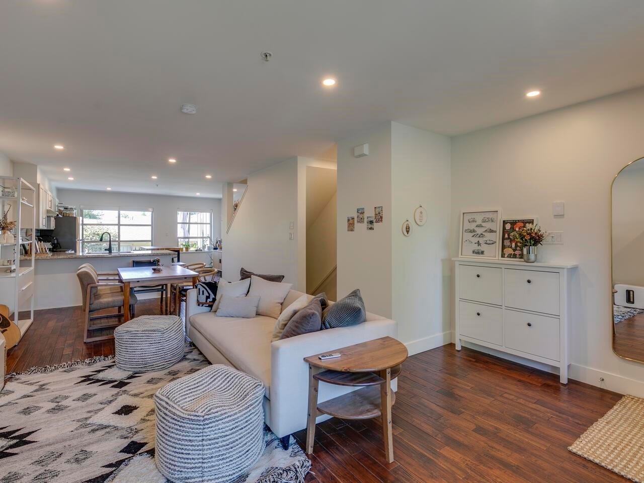 1196 Village Green Wy