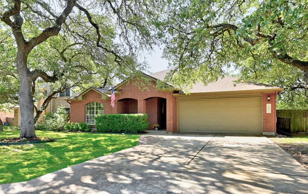 Charming Designer Home in Villages at Western Oaks