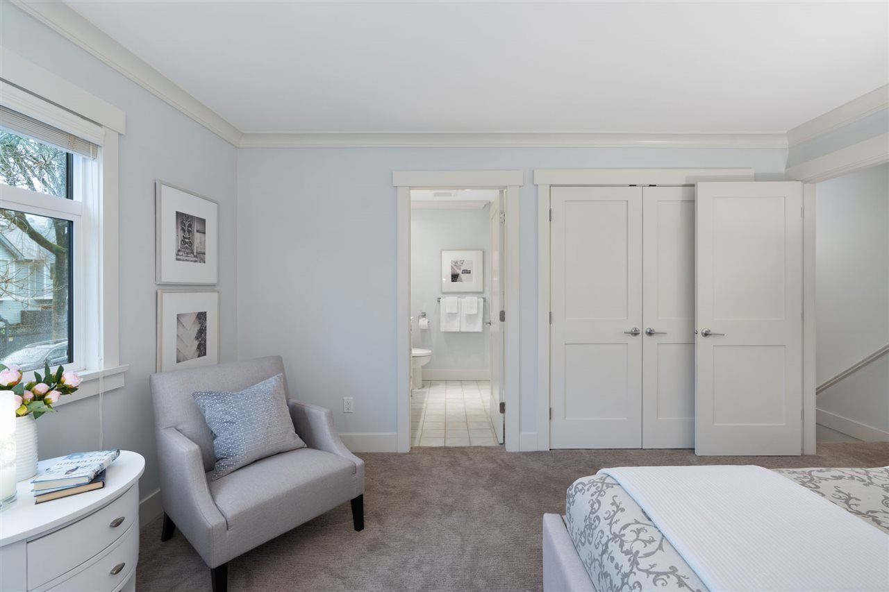 38-889 Tobruck Avenue, North Vancouver