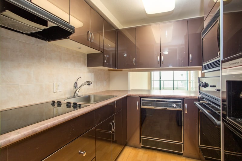 1401-8851 Lansdowne Rd