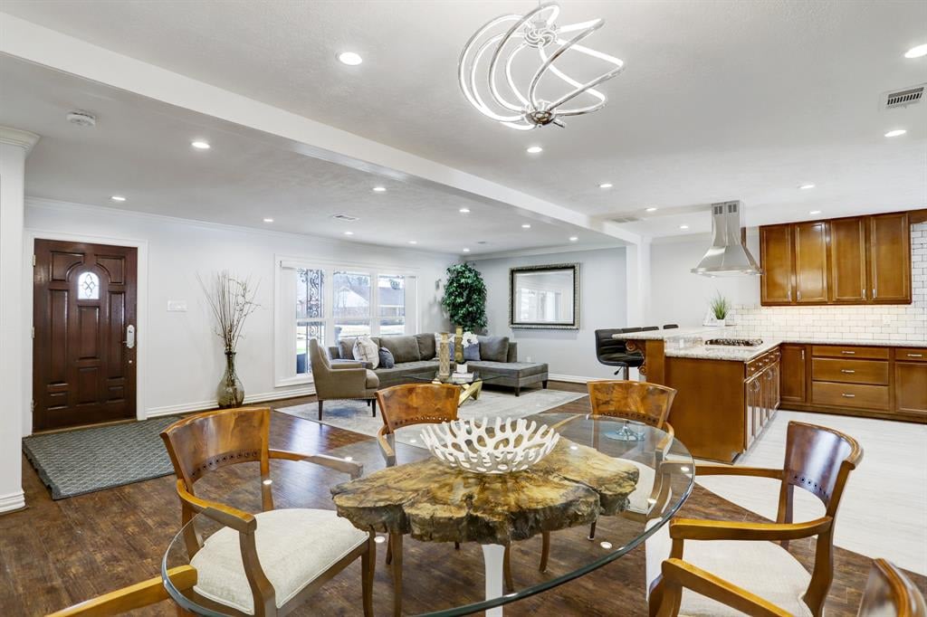 2106 De Milo Dr