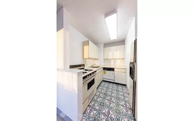 300 West 110th Street Unit: 11H