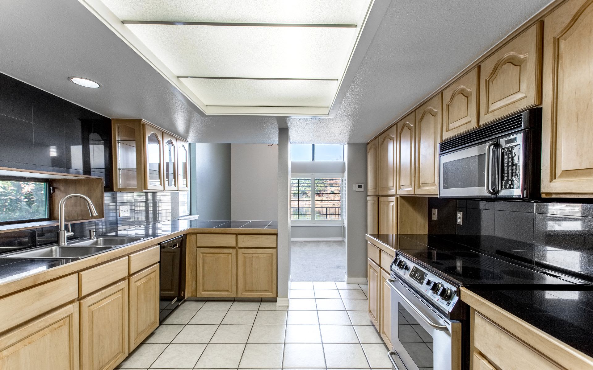 9866 E Maplewood Circle