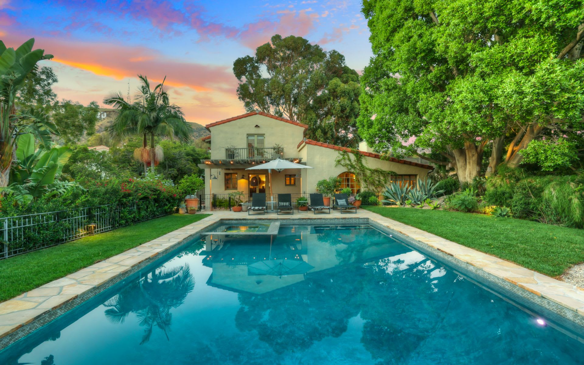  3259 Deronda Dr