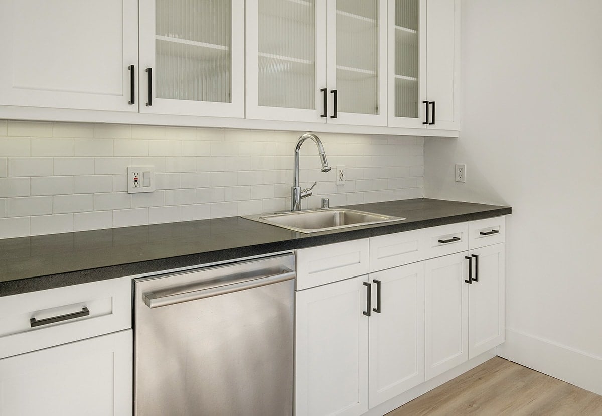 221 Clara St., #11