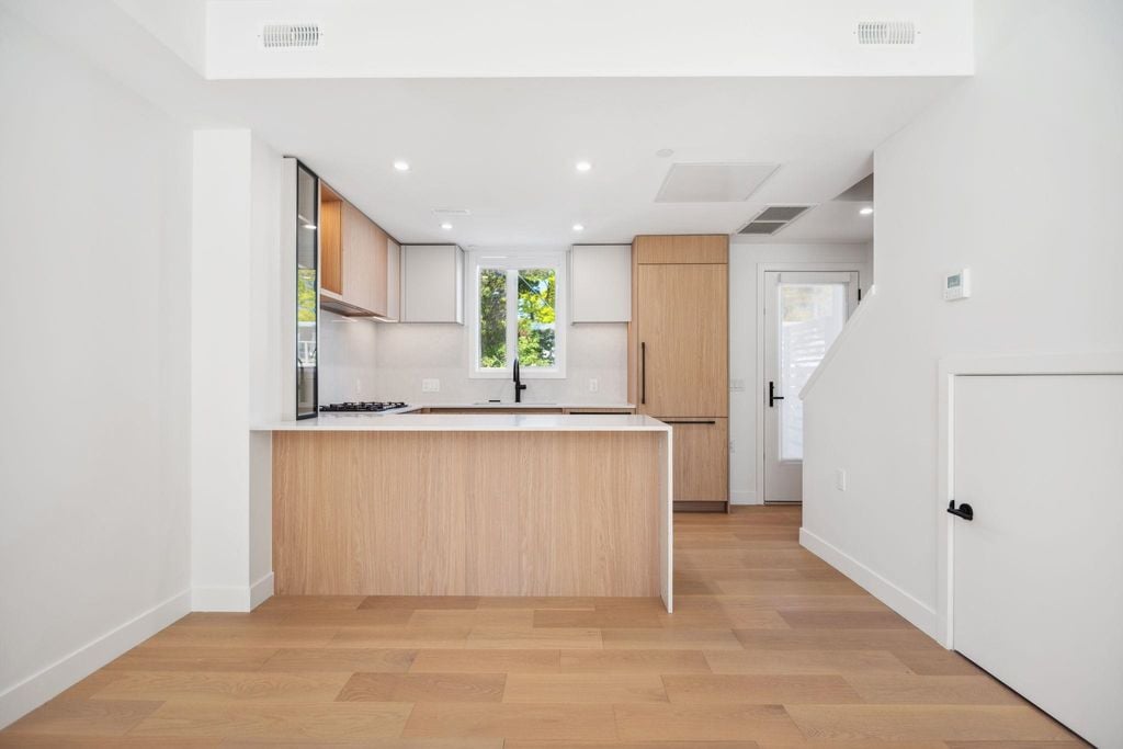 725 W 49 Avenue 123, Vancouver