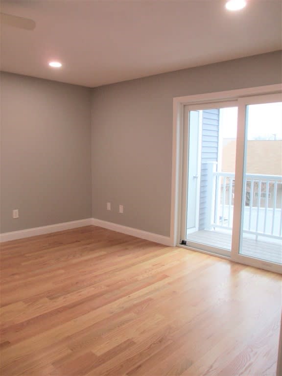 1093 Main Street  #4 
