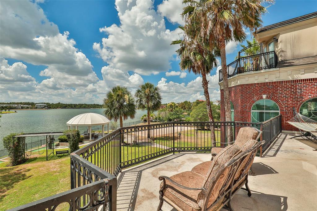 46 S Windsail Place