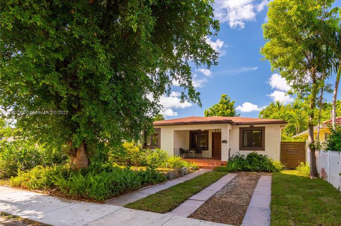 2450 SW 14th St