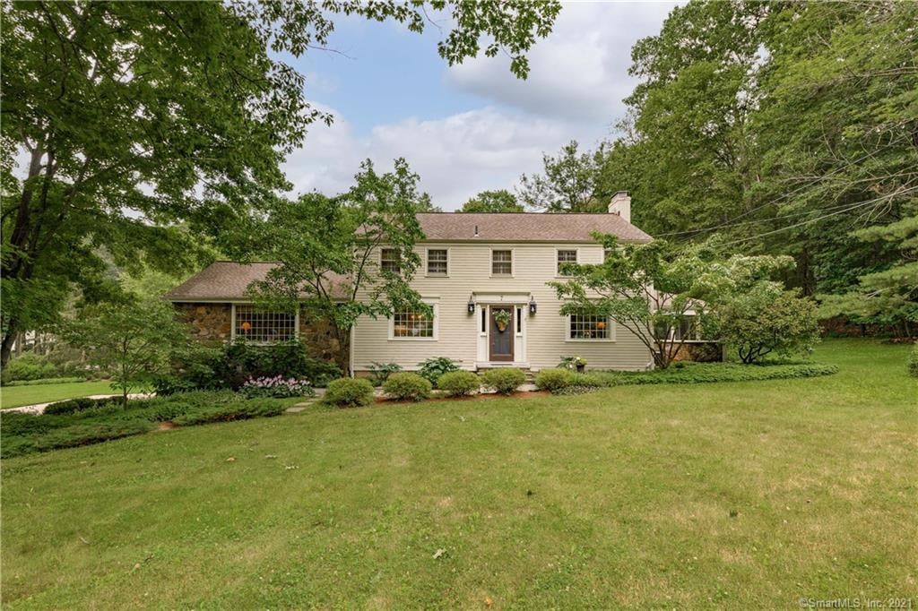 7 Stony Corners Cir
