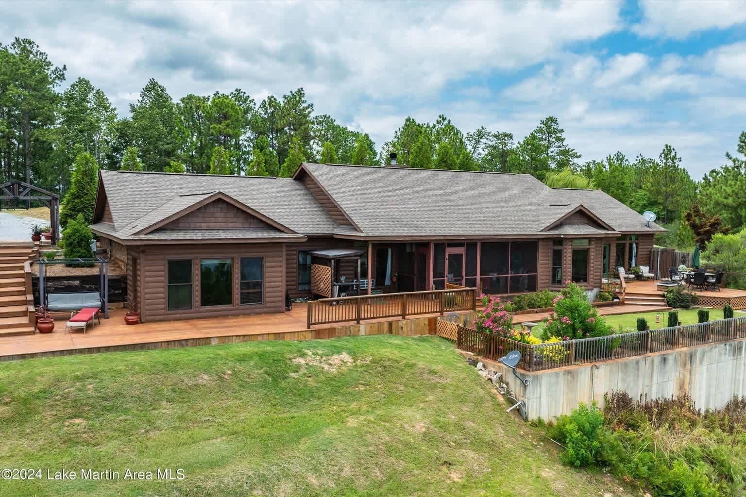 394 Sandy Ln