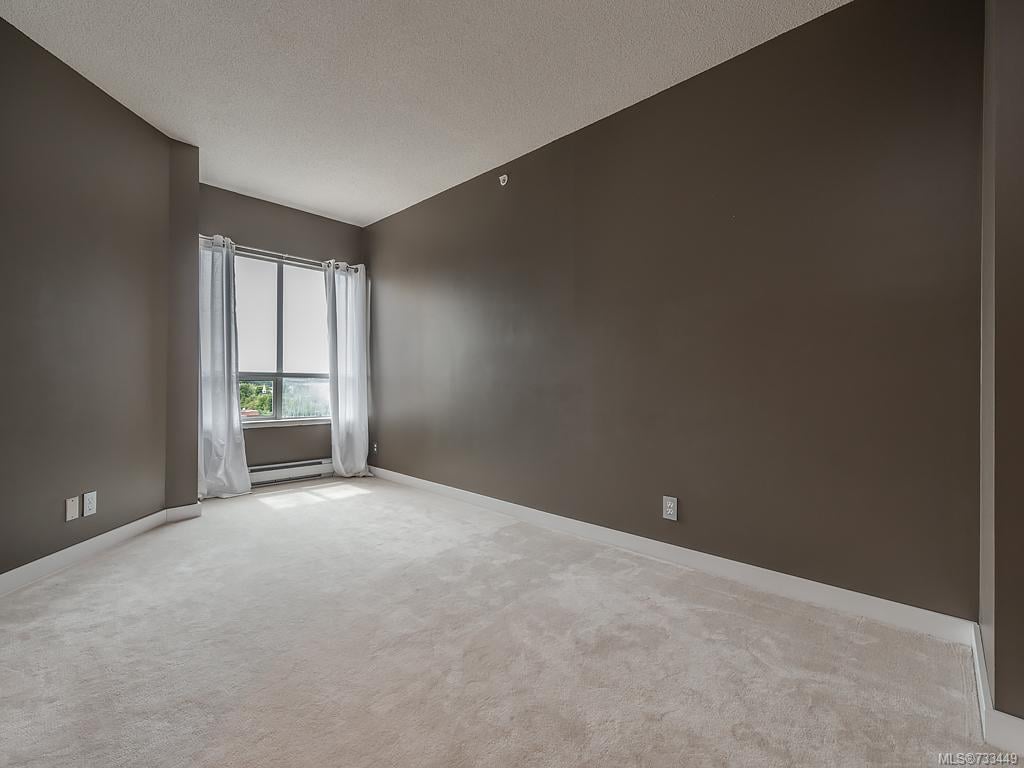 1101-1020 View St