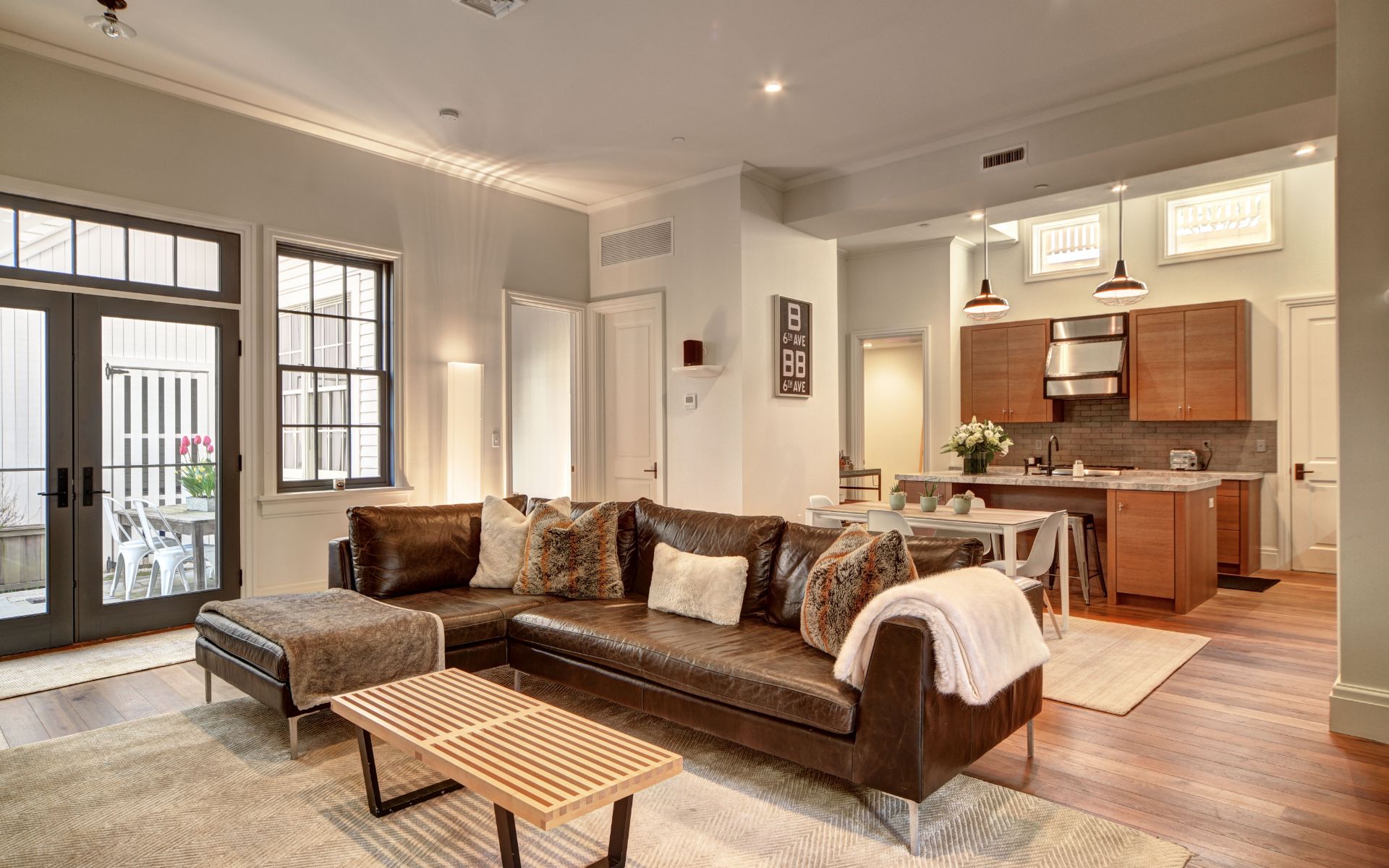 Watchcase Spacious Luxury Bungalow