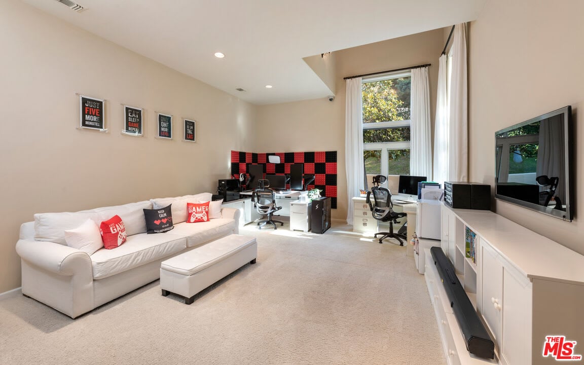 Eminence Heights
