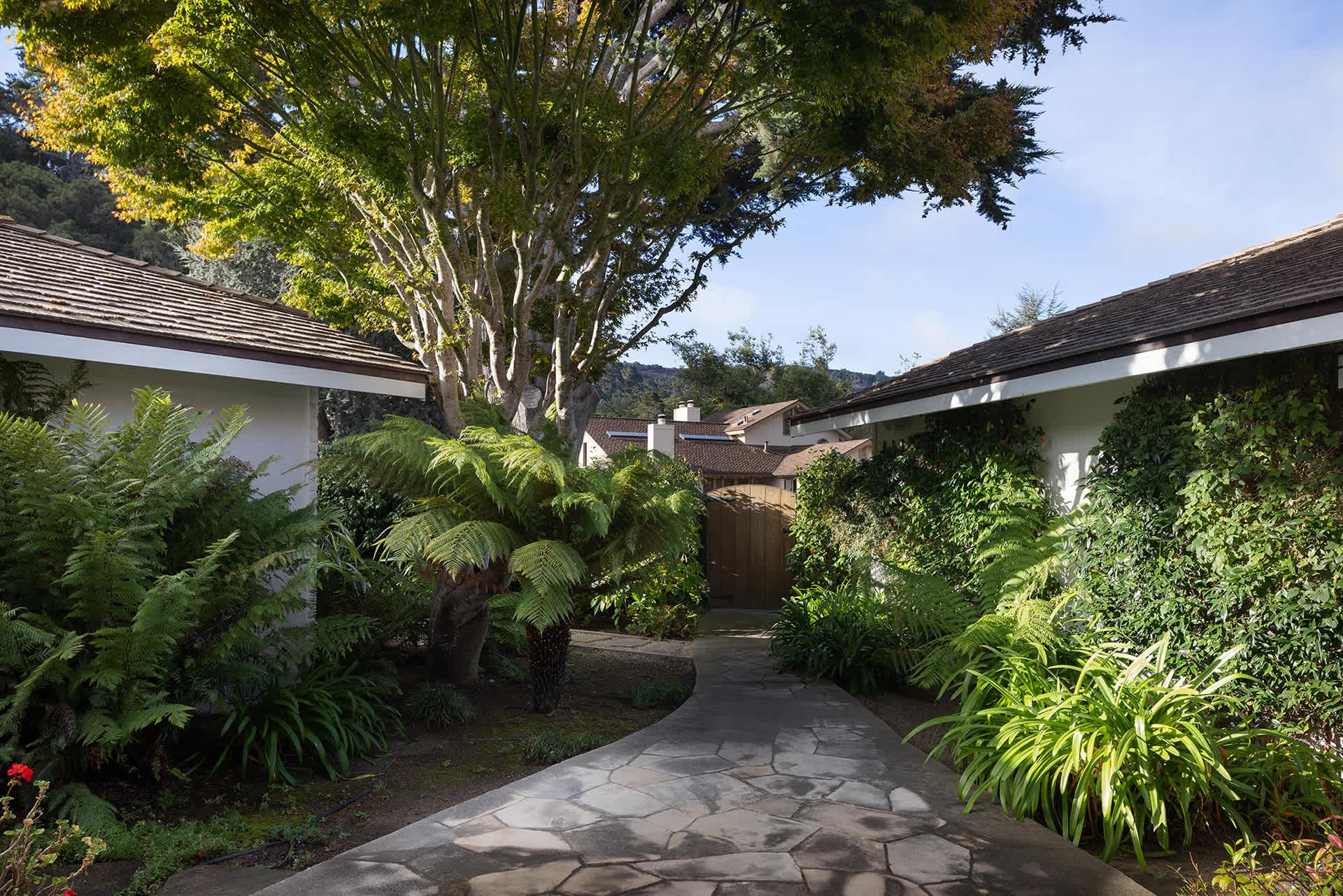 Quail Lodge Living - 7077 Fairway Place