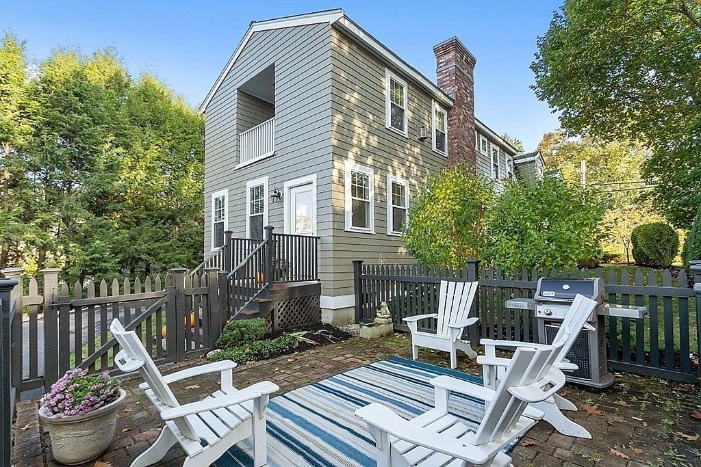 712 Main Street