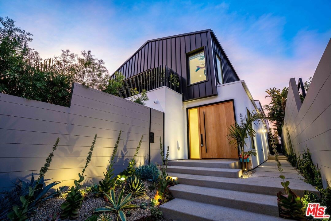 627 Sunset Ave
