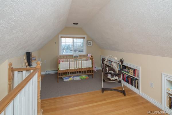 271 Cadillac Ave, Saanich