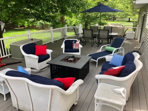 32 LAWRENCIA DR