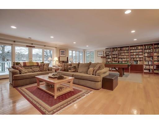 4 Richardson Ln