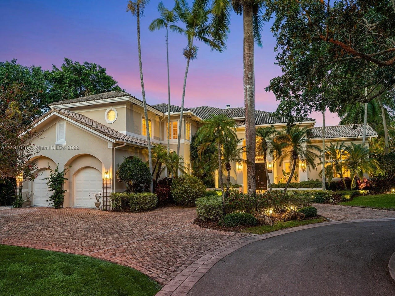 635 Destacada Ave