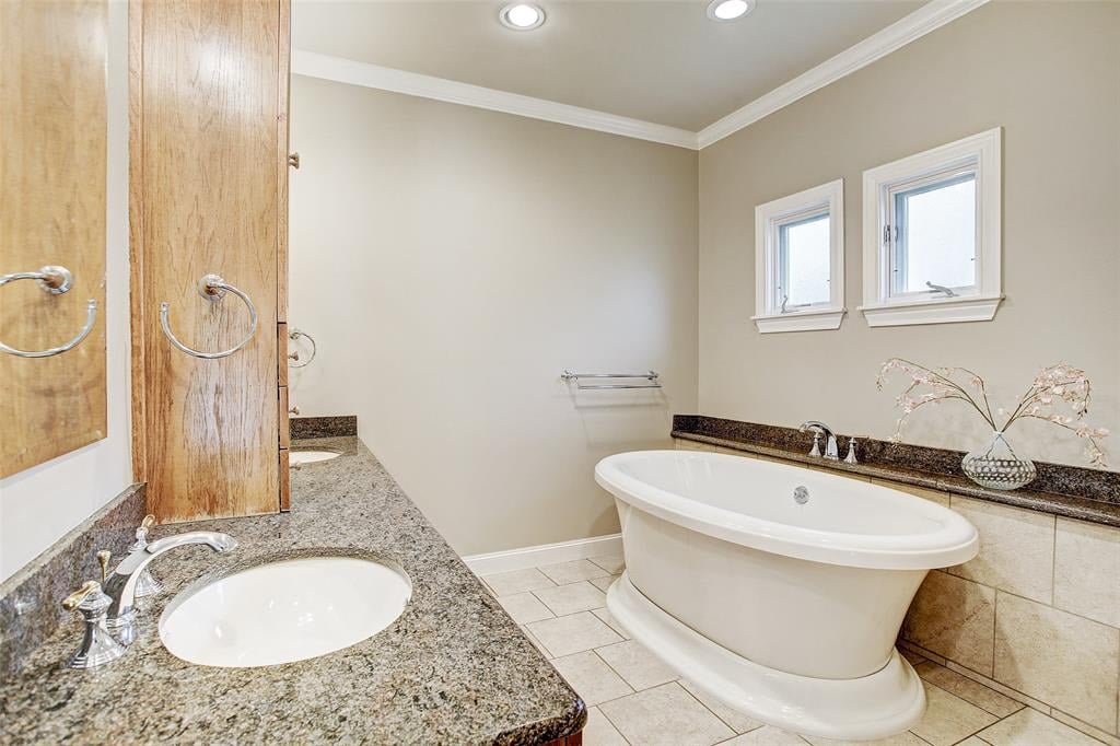 415 W 32nd St