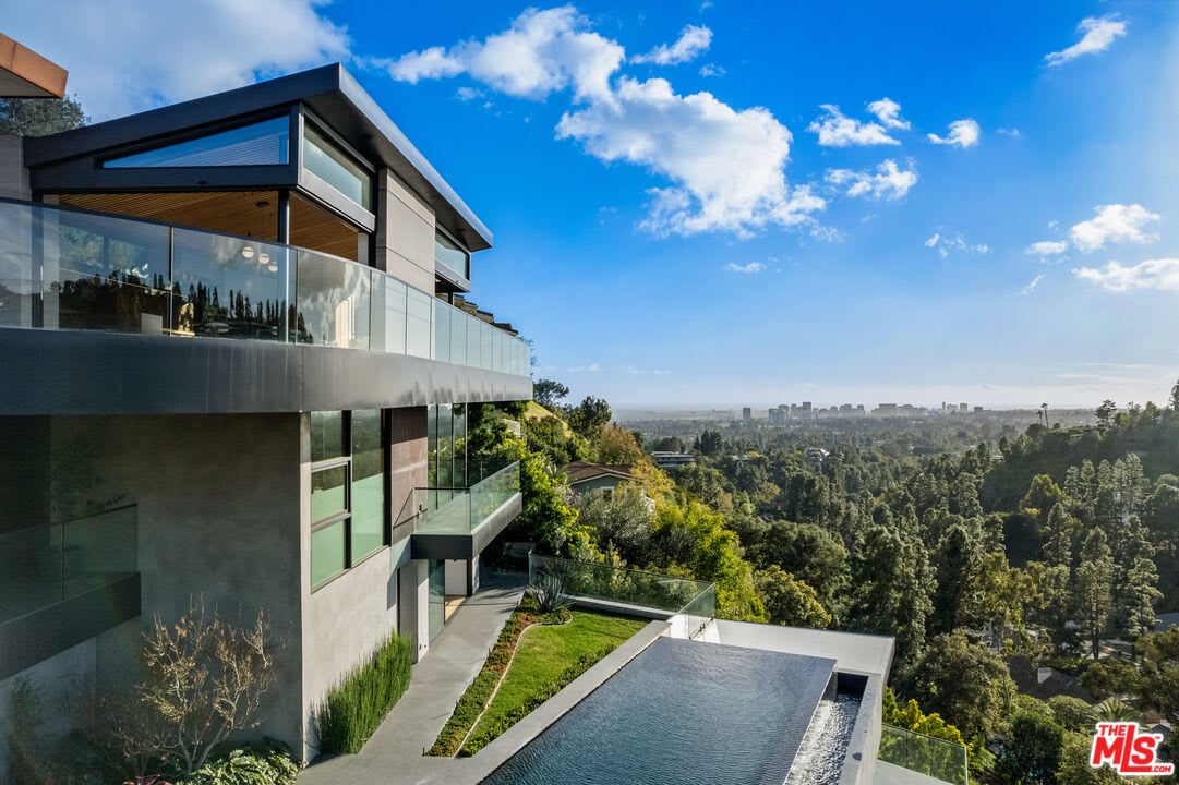 Estate Velvet