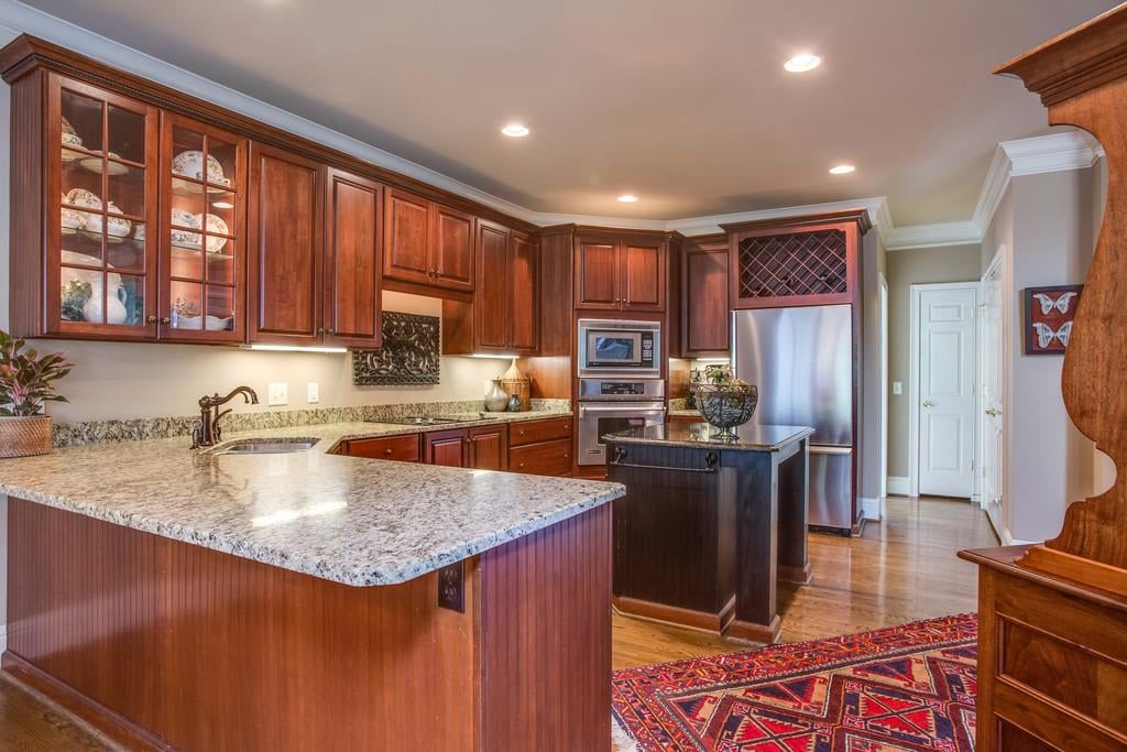 704 Legends Crest Dr