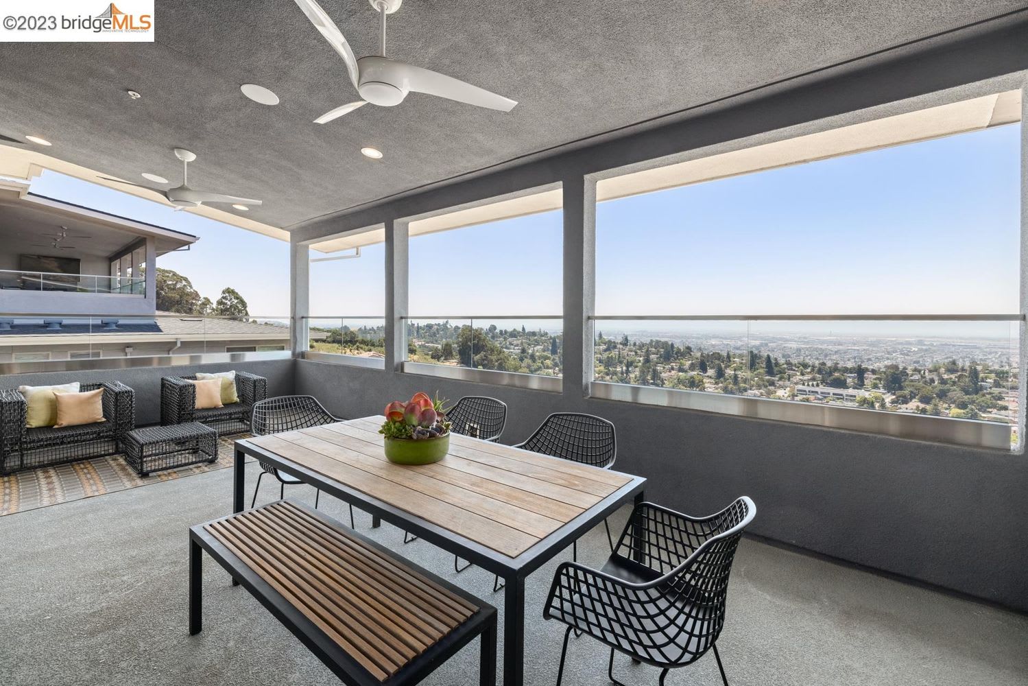 6731 Skyview Dr, Oakland, CA 94605