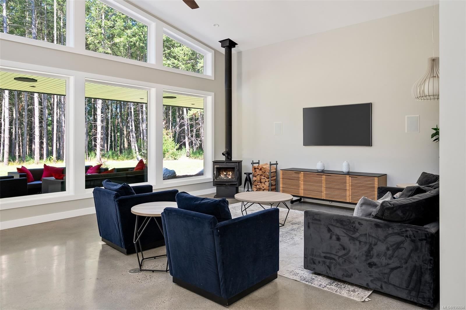6437 Old West Saanich Rd CS Keating