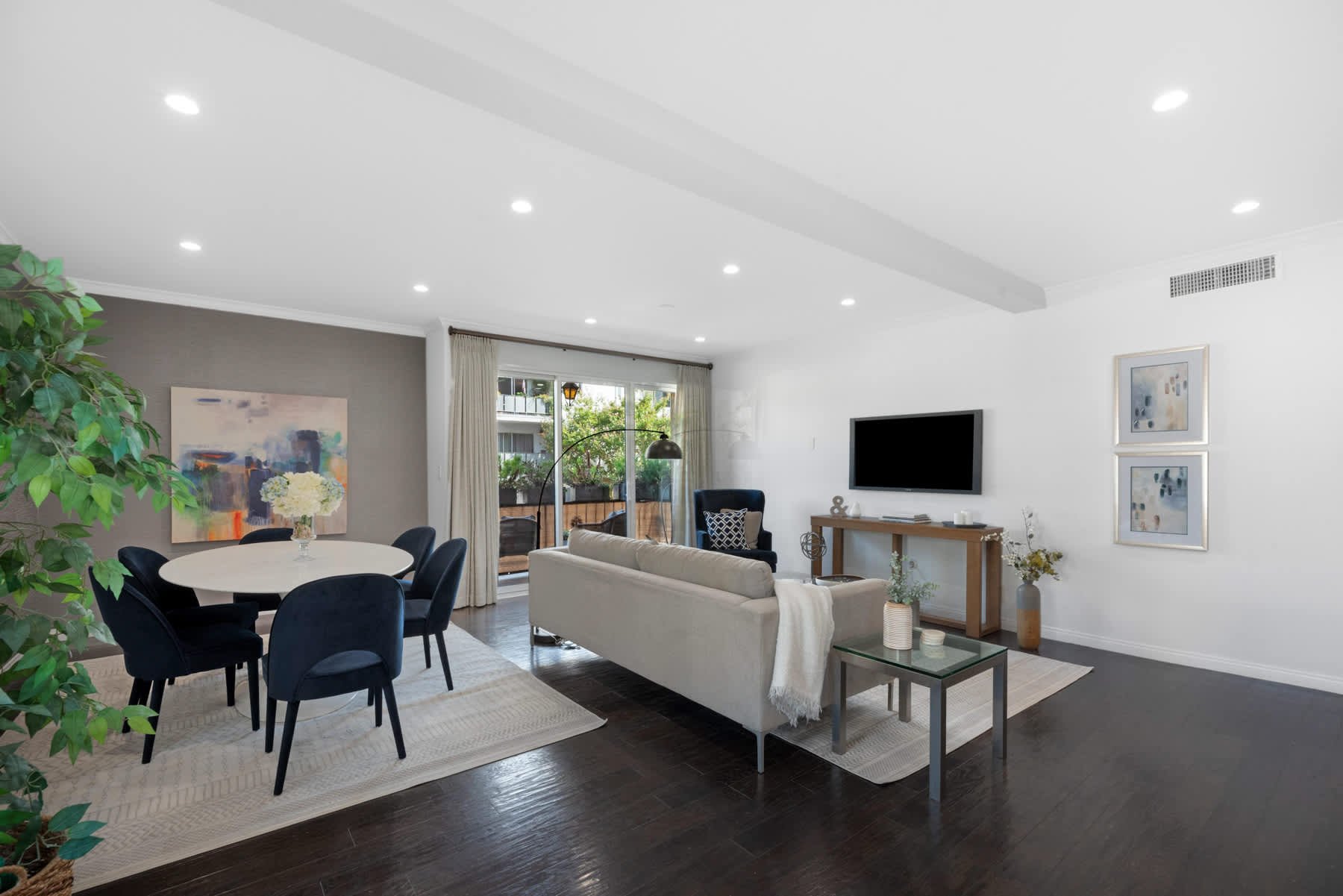 1101 Rexford Dr #103, Pico-Robertson