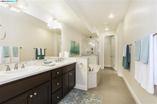 6463 Bayview Dr, Oakland, CA 94605