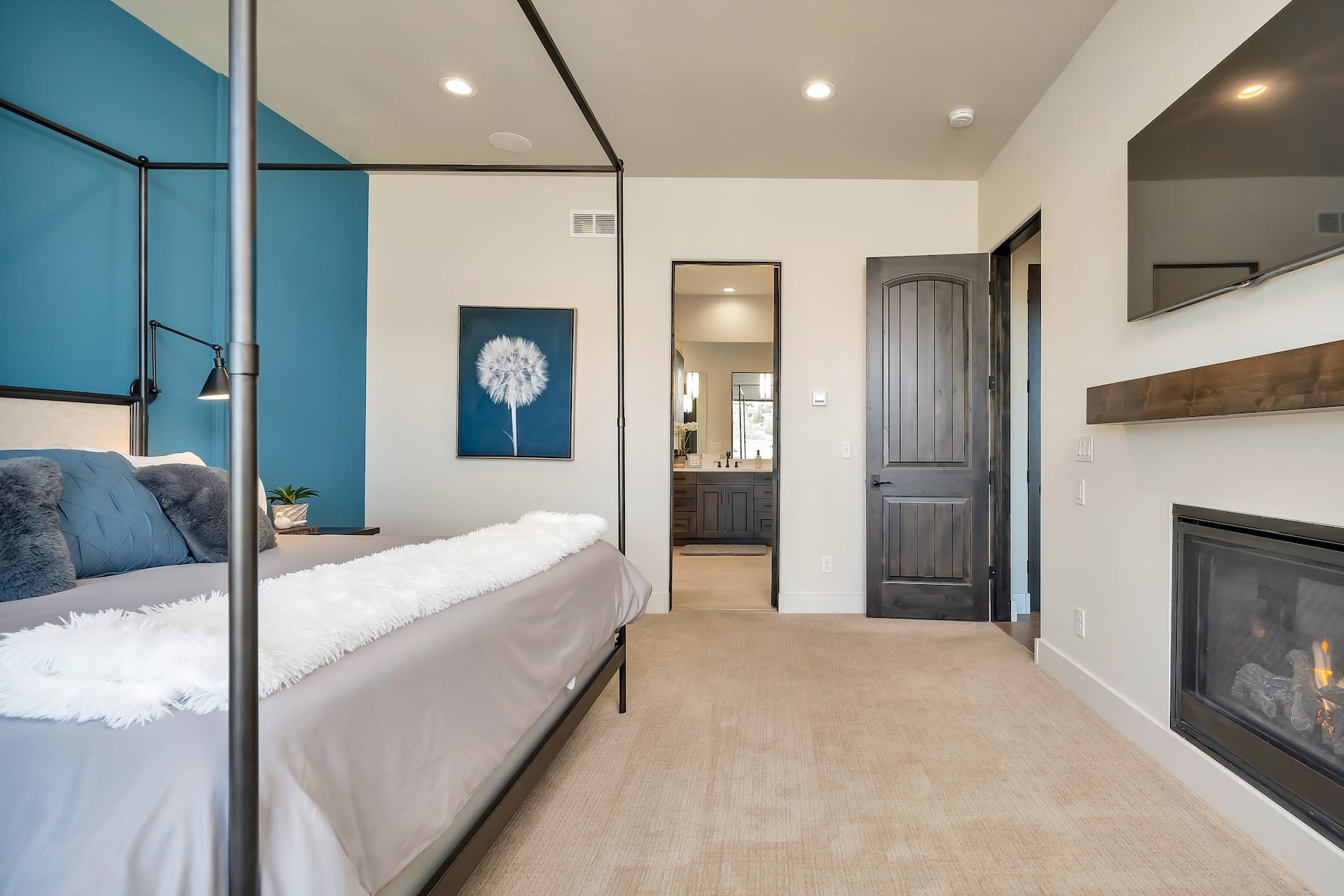 7590 Raphael Lane