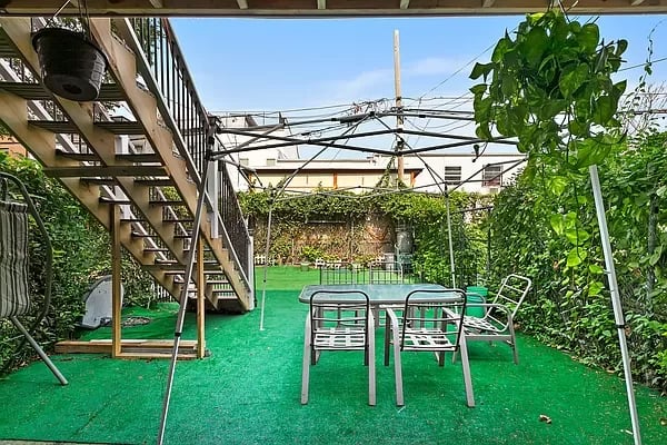 1227 Hancock Street Unit: 1