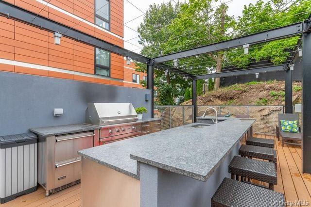 120 Pearl St, #201