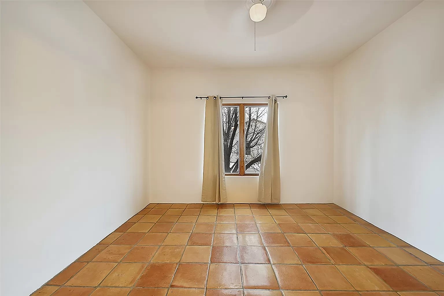 3246 La Paz Ln