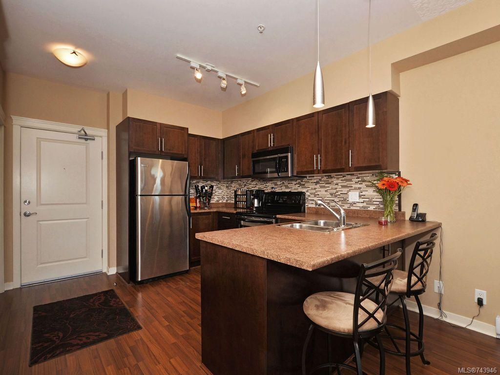 210-2220 SOOKE Rd, Colwood